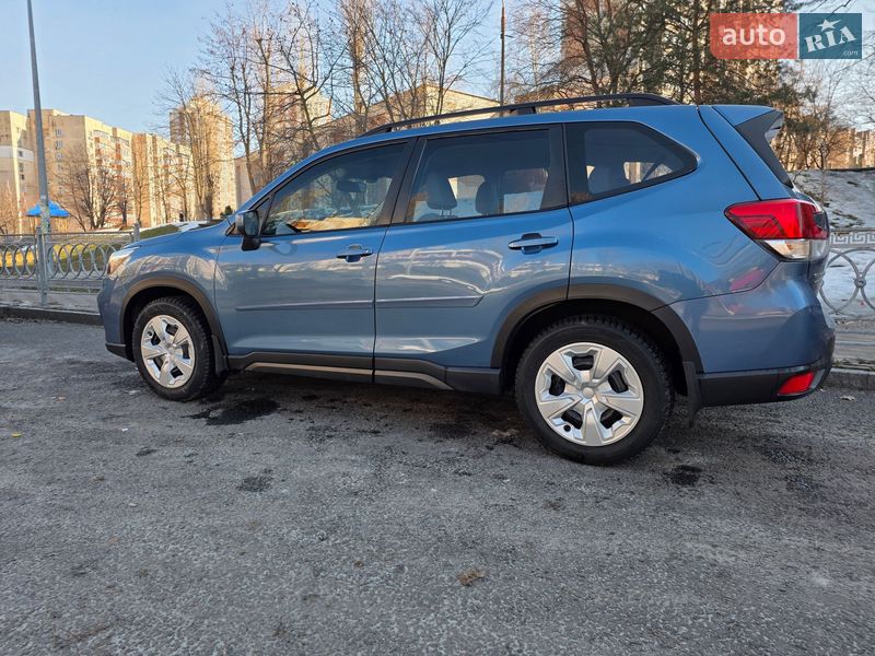 Позашляховик / Кросовер Subaru Forester 2020 в Києві