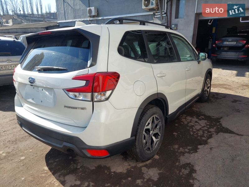 Внедорожник / Кроссовер Subaru Forester 2022 в Киеве