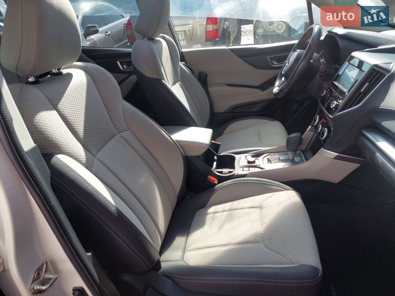 Внедорожник / Кроссовер Subaru Forester 2022 в Киеве