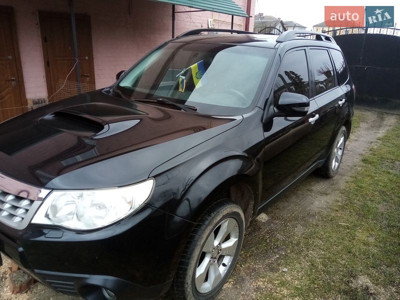 Внедорожник / Кроссовер Subaru Forester 2011 в Тараще