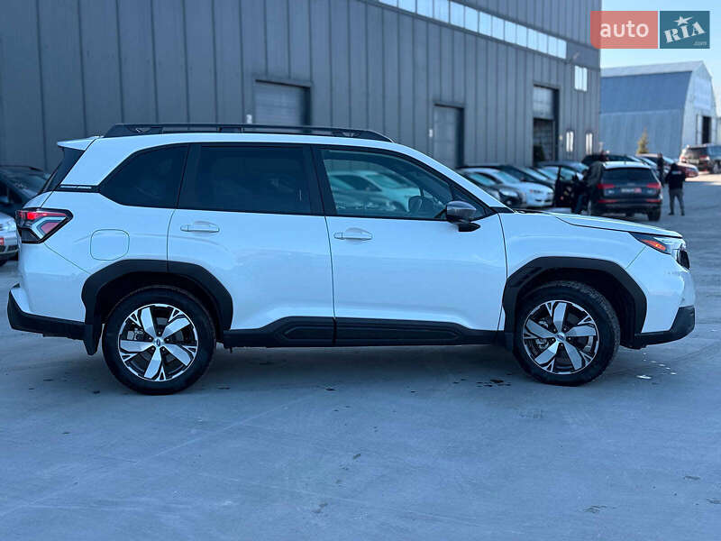 Позашляховик / Кросовер Subaru Forester 2024 в Львові