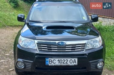 Позашляховик / Кросовер Subaru Forester 2010 в Львові