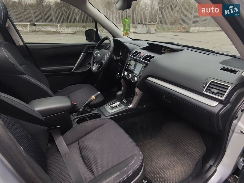 Внедорожник / Кроссовер Subaru Forester 2017 в Днепре