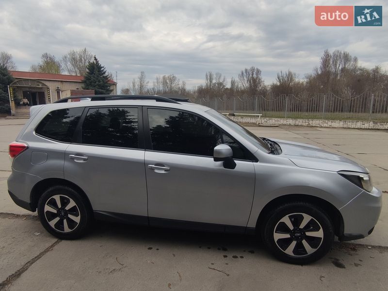 Внедорожник / Кроссовер Subaru Forester 2017 в Днепре
