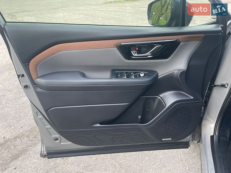 Внедорожник / Кроссовер Subaru Forester 2024 в Днепре
