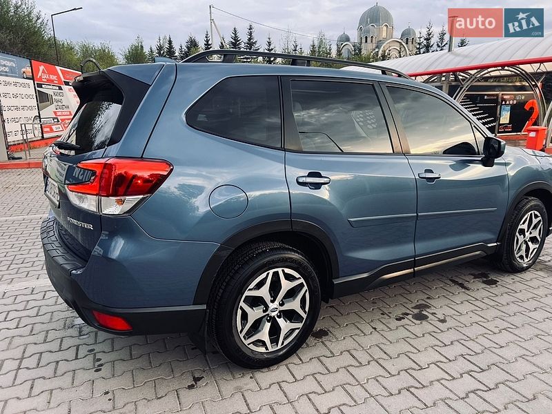 Внедорожник / Кроссовер Subaru Forester 2022 в Тернополе