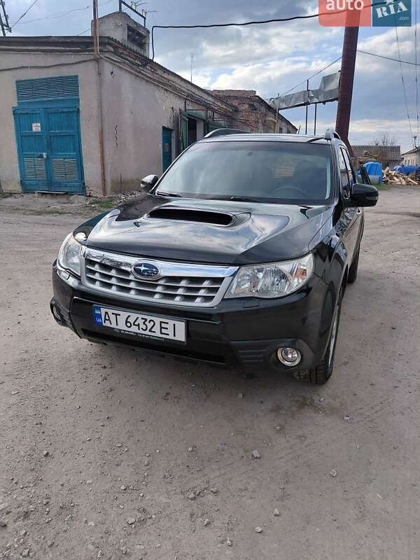 Внедорожник / Кроссовер Subaru Forester 2012 в Лановцах