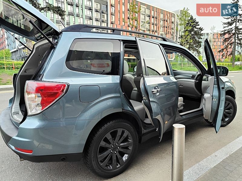 Внедорожник / Кроссовер Subaru Forester 2012 в Киеве