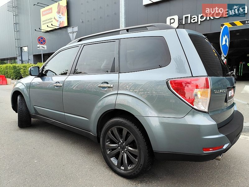 Внедорожник / Кроссовер Subaru Forester 2012 в Киеве