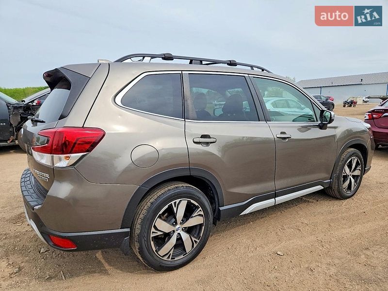 Внедорожник / Кроссовер Subaru Forester 2020 в Киеве