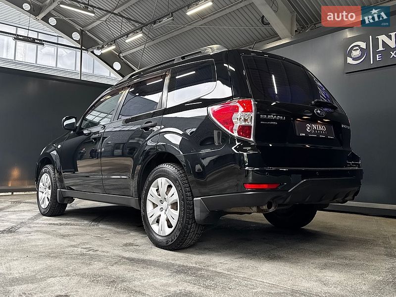 Позашляховик / Кросовер Subaru Forester 2011 в Києві