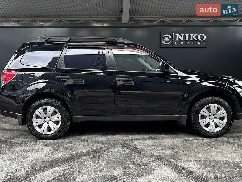 Позашляховик / Кросовер Subaru Forester 2011 в Києві