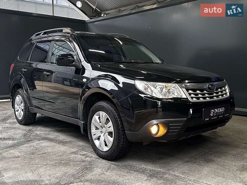 Позашляховик / Кросовер Subaru Forester 2011 в Києві