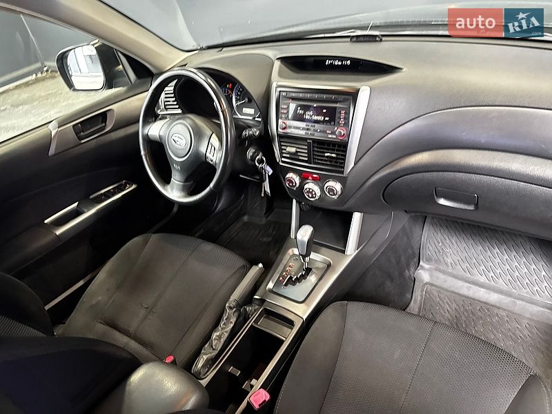 Позашляховик / Кросовер Subaru Forester 2011 в Києві
