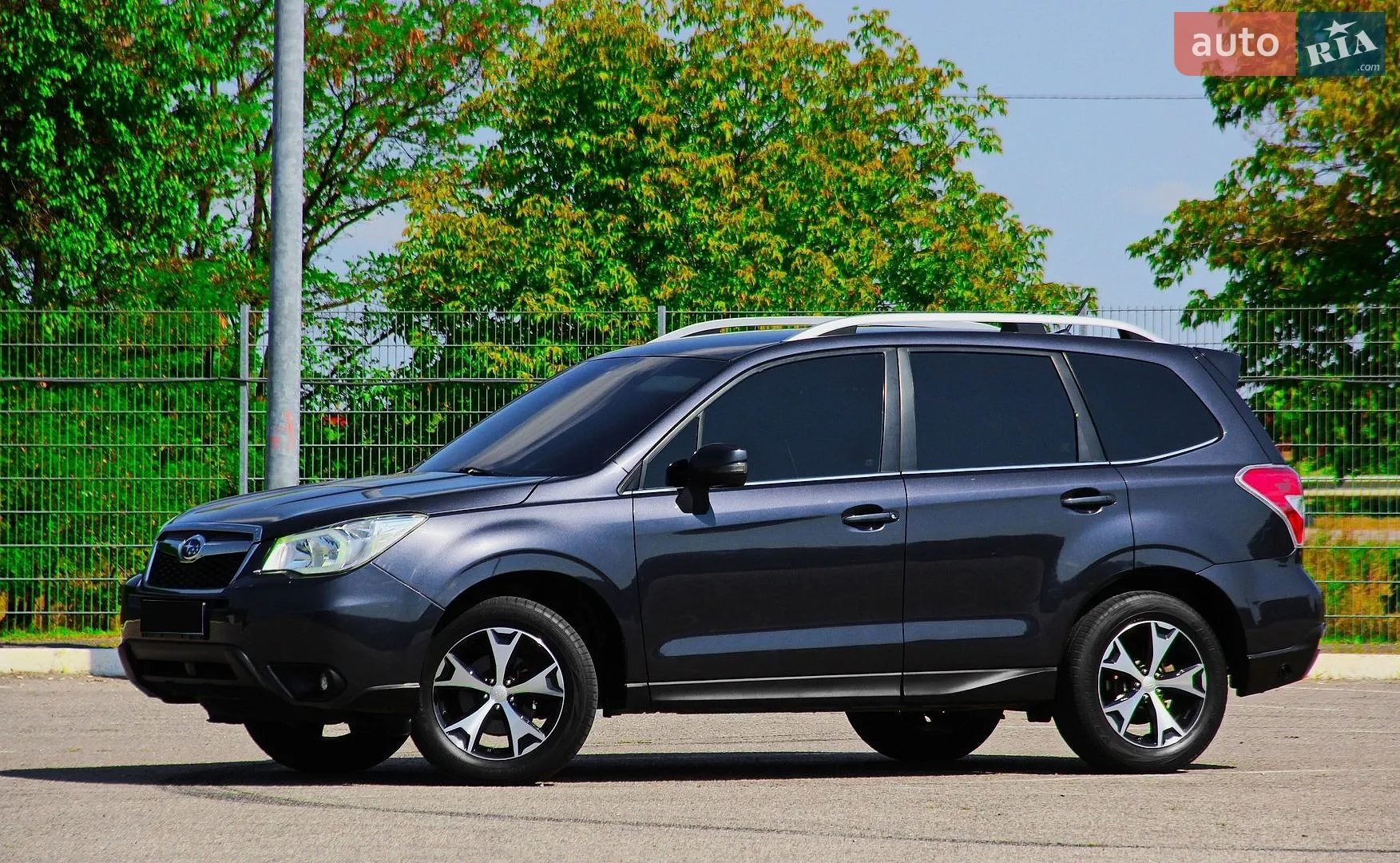 Subaru Forester 2019 VIN JF2SKAJC8LH457163 фото оголошення 2 з 16