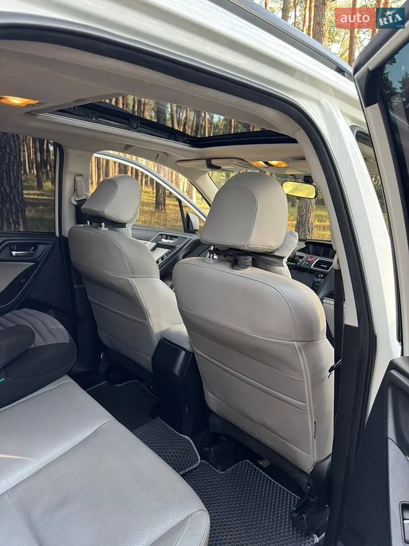 2017 Subaru Forester - мініатюра 16