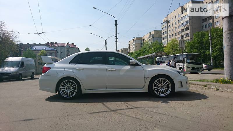 Седан Subaru Impreza WRX STI 2010 в Львове