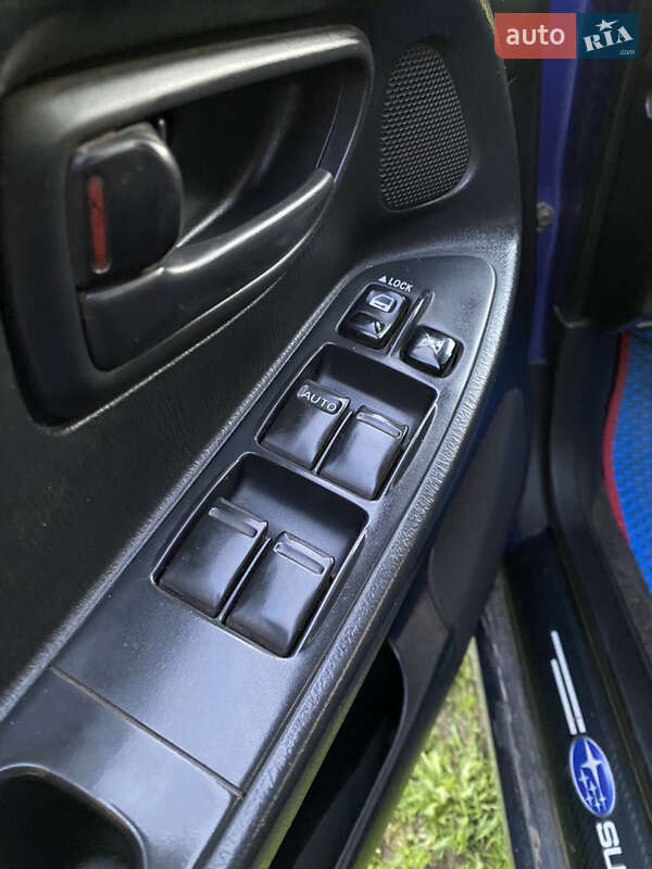 Седан Subaru Impreza 2004 в Мостиській