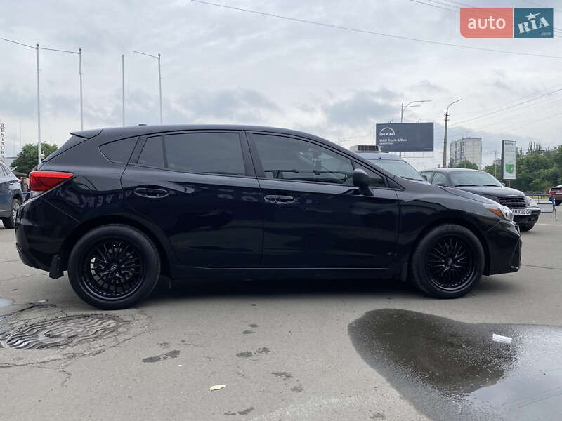 Хэтчбек Subaru Impreza 2017 в Киеве