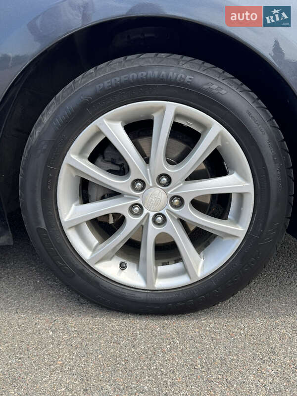 Хэтчбек Subaru Impreza 2014 в Киеве