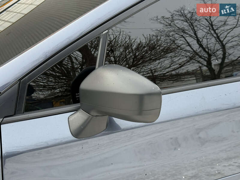 Седан Subaru Impreza 2017 в Днепре