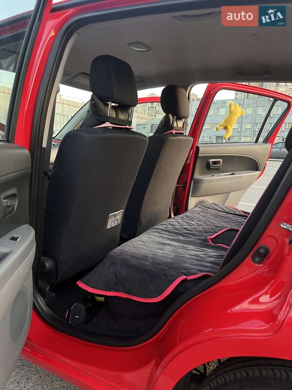 Хэтчбек Subaru Justy 2010 в Киеве