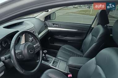 Универсал Subaru Legacy Outback 2012 в 