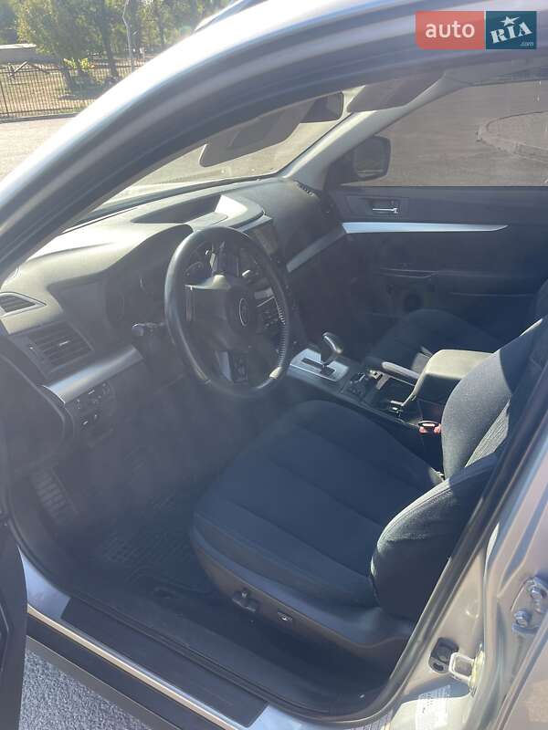 Универсал Subaru Legacy Outback 2013 в Днепре