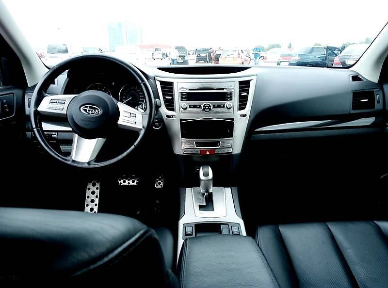 Subaru Legacy 2010 року