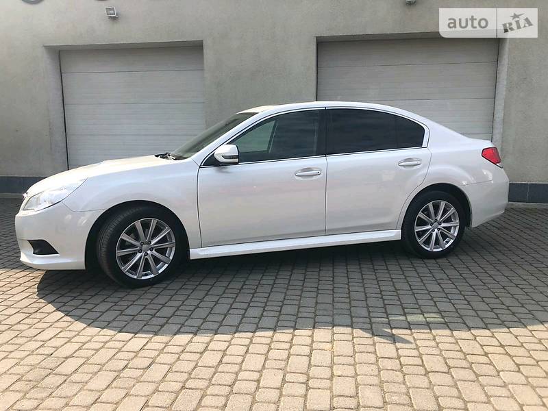 Седан Subaru Legacy 2012 в Сваляві