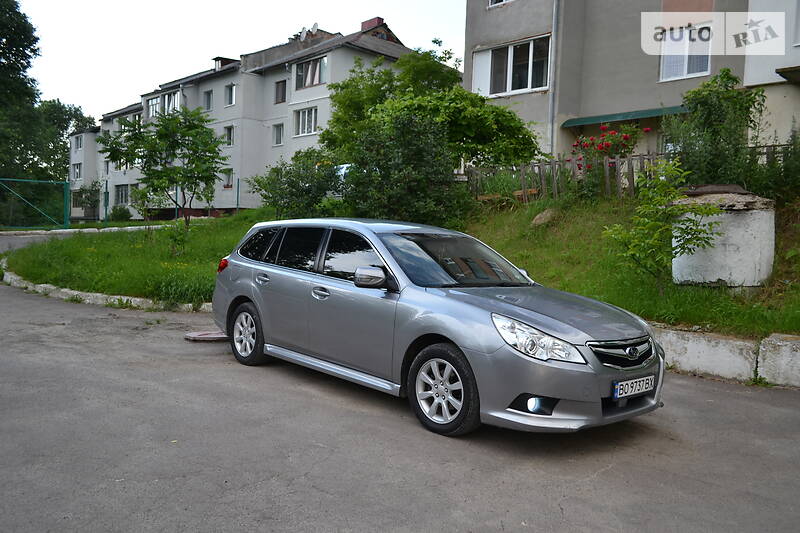Універсал Subaru Legacy 2010 в Тернополі