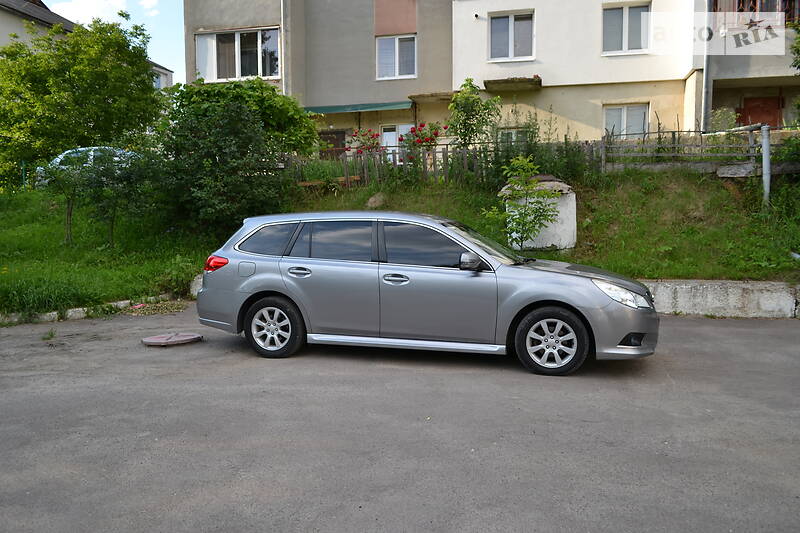 Універсал Subaru Legacy 2010 в Тернополі