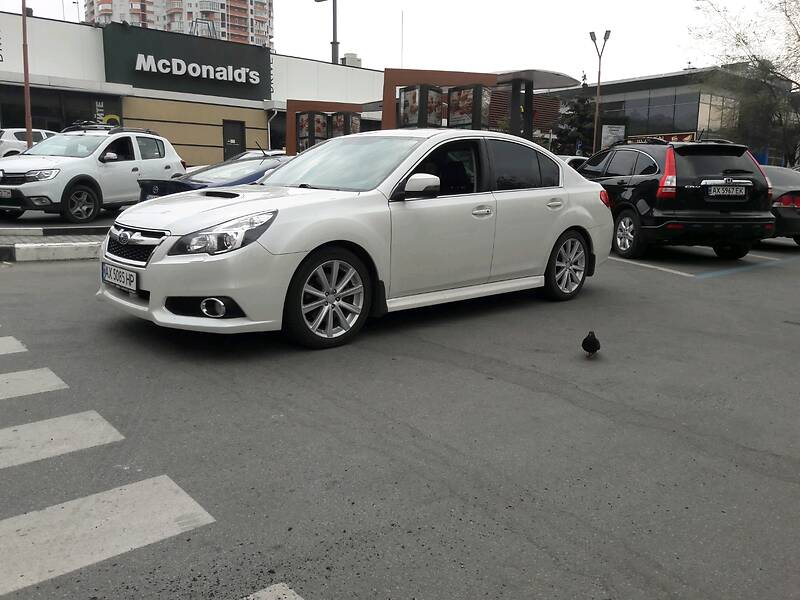 Седан Subaru Legacy 2013 в 