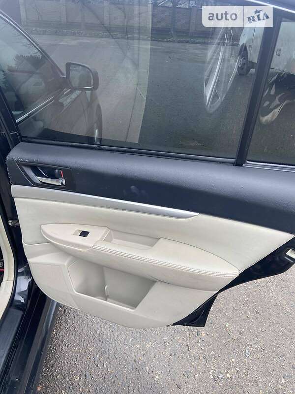 Седан Subaru Legacy 2011 в Киеве
