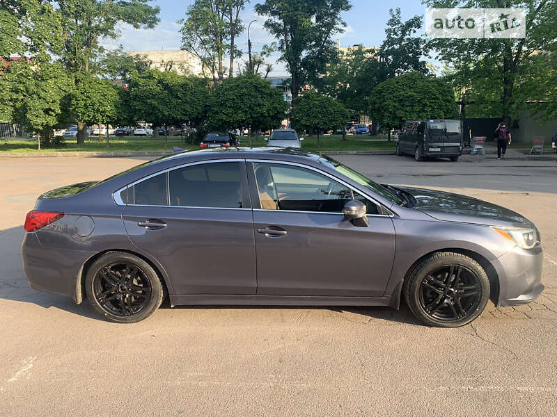 Седан Subaru Legacy 2015 в Ужгороде