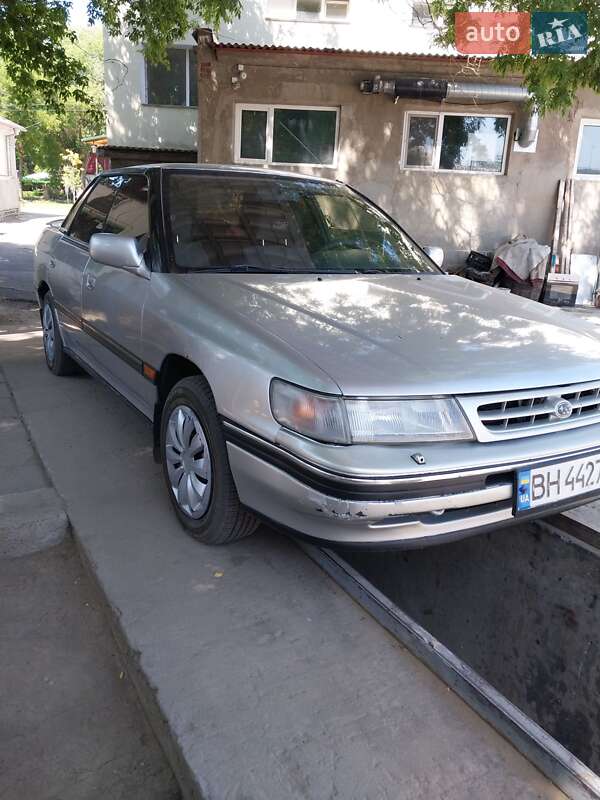 Седан Subaru Legacy 1993 в Рени