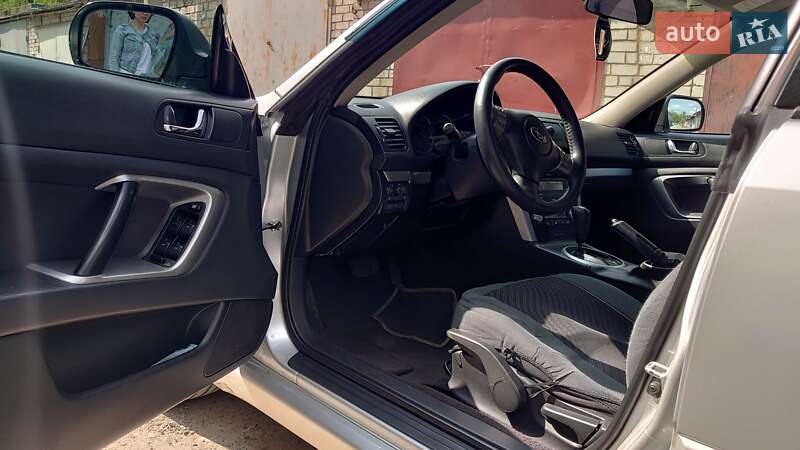 Седан Subaru Legacy 2006 в Днепре