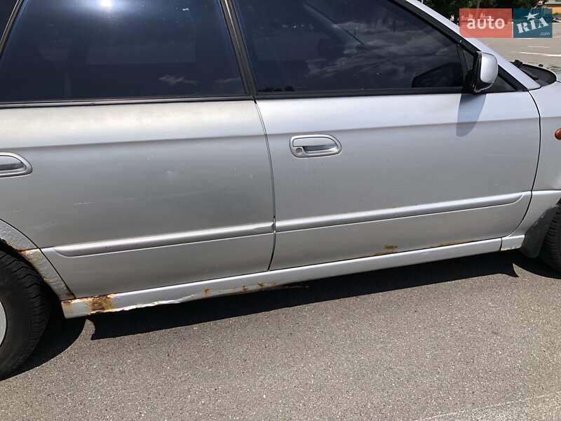 Седан Subaru Legacy 2002 в Києві