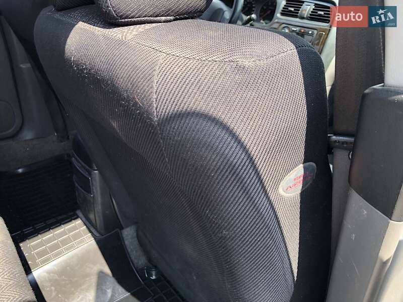 Седан Subaru Legacy 2002 в Києві