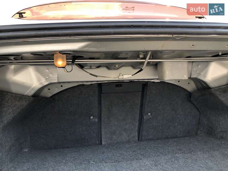 Седан Subaru Legacy 2002 в Києві