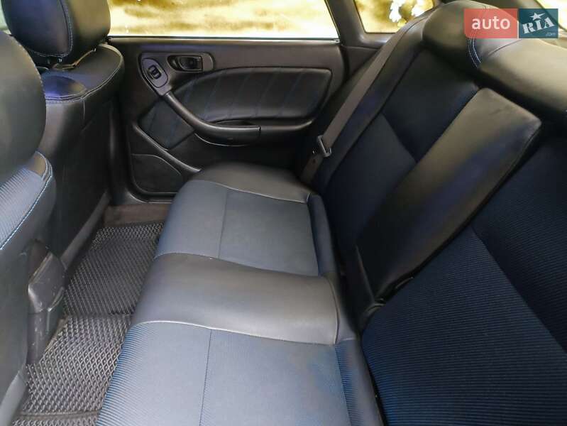 Седан Subaru Legacy 1997 в Днепре