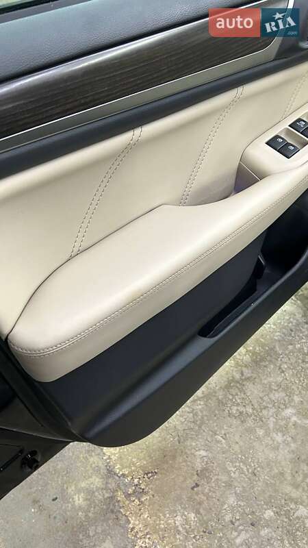 Седан Subaru Legacy 2018 в Днепре