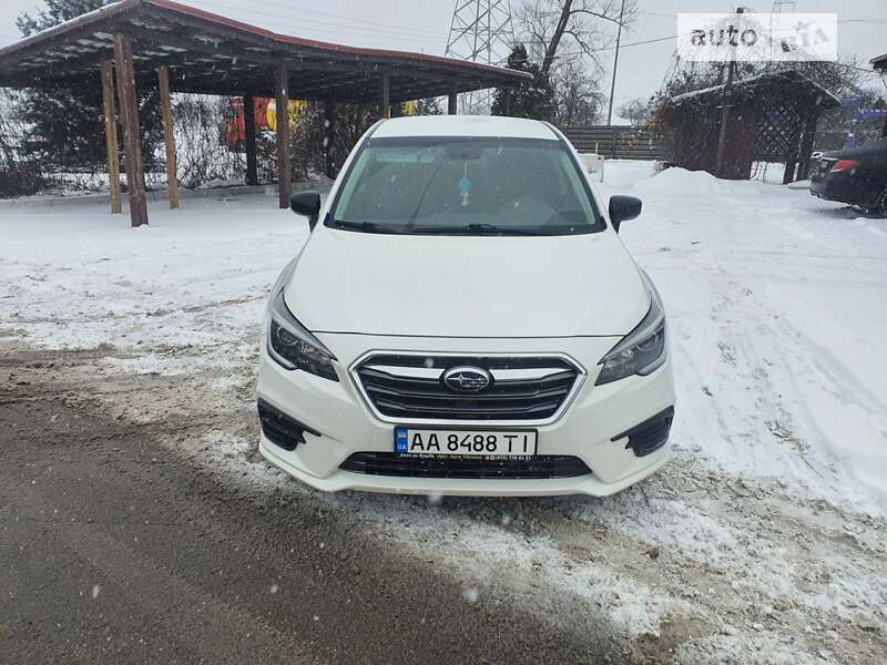 Седан Subaru Legacy 2018 в Киеве