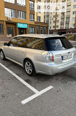 Универсал Subaru Legacy 2005 в Вишневом