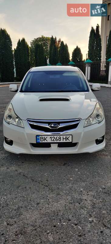 Універсал Subaru Legacy 2010 в Рівному