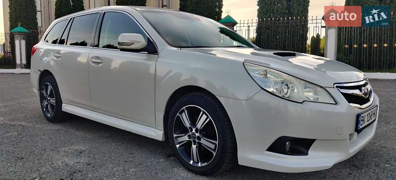 Універсал Subaru Legacy 2010 в Рівному