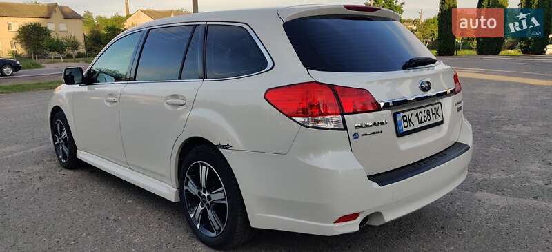 Універсал Subaru Legacy 2010 в Рівному