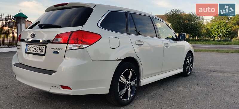Універсал Subaru Legacy 2010 в Рівному