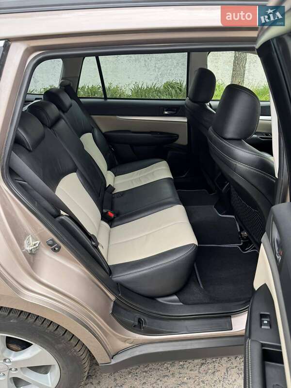 Універсал Subaru Legacy 2013 в Ромнах
