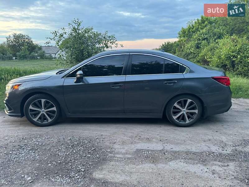 Седан Subaru Legacy 2018 в Днепре